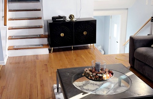 New Windsor Apartment | Are you searching for a lovely spot to unwind with your family? This place yours