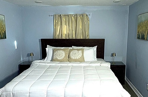 New Windsor Apartment | Are you searching for a lovely spot to unwind with your family? This place yours