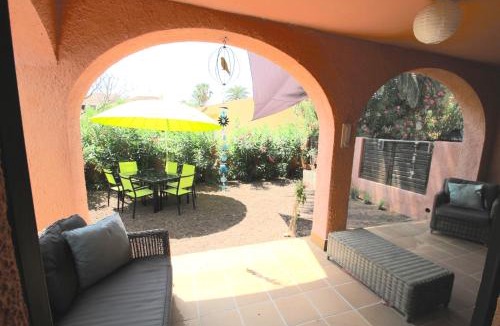 Mont-roig Bahia House | ARENDA Miami Playa Holiday Home Terracota