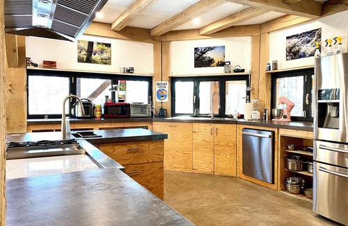 Summersville Hotel | Arete Hostel