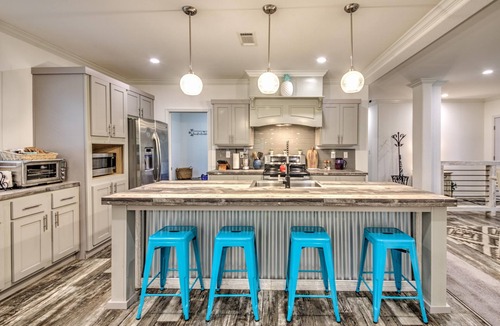Austin House | Arete Stay. Like country in the city! Big oak trees only 12 mi. from downtown