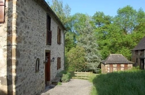 Argein House | Argein character house with large garden