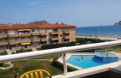 Els Griells Apartment | Argonavis 326 Apartment to rent in L'Estartit Costa Brava with front view to the sea