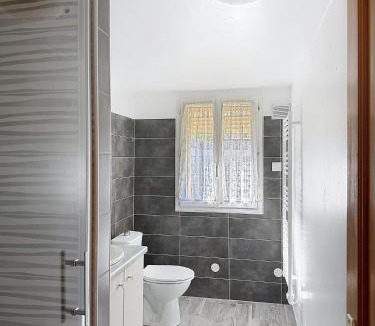 Rue Apartment | Argousier