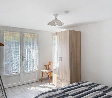 Rue Apartment | Argousier