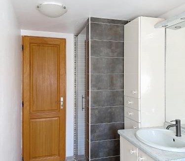 Rue Apartment | Argousier