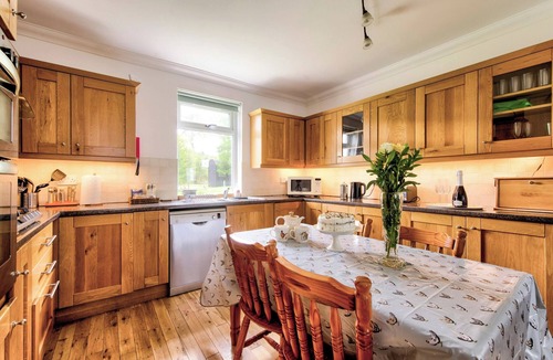 Dunoon Cottage | Argyll Farmhouse-Idyllic Setting-Sleeps10