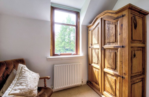 Dunoon Cottage | Argyll Farmhouse-Idyllic Setting-Sleeps10