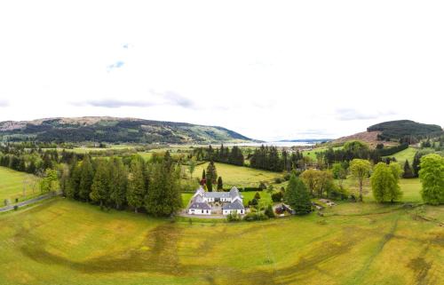 Dunoon House | Argyll Farmhouse-Idyllic Setting-Sleeps10