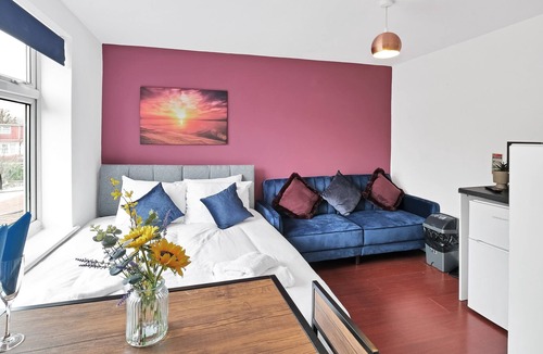 Norwood Green Apartment | Argyll Rooms 3 Self-Contained Studio with En-Suite