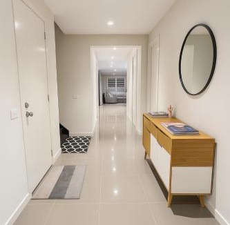 Truganina House | Aria Luxe - Modern, Spacious