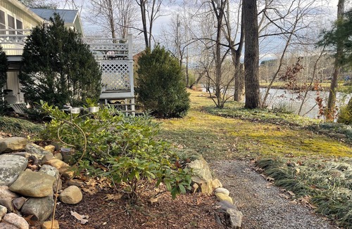 Rockbridge Baths House | ARIA ON THE RIVER - waterfront house with summer cottage