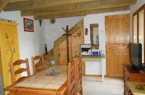 Demu House | Arie Chez Mimosa