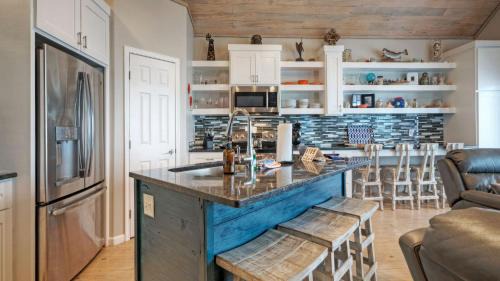 Flour Bluff House | Ariel’s Grotto by AvantStay