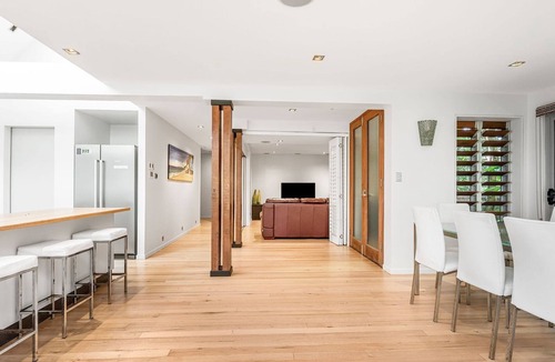 Suffolk Park House | Ariels on the Beach - 4 BR beachfront home w. pool