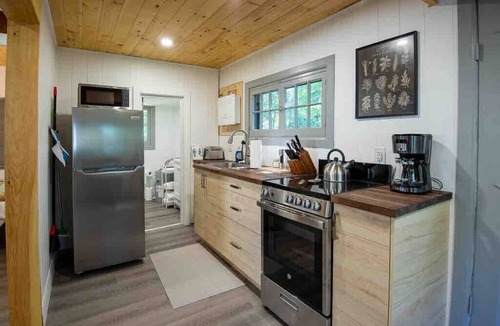 Fenelon Falls Cottage | Aries 2-Bedroom Fenelon Falls cottage