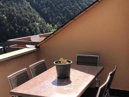 Mas de Ribafeta Apartment | Arinsal cozy duplex by Renttarter Sans Espais