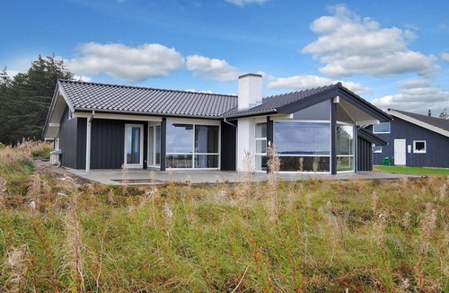 Trend House | "Arisa" - 100m to the fjord by Interhome