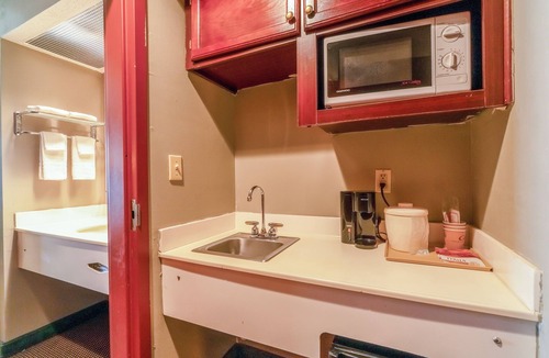 Jonesboro Hotel | Ark Suites By OYO Jonesboro I-555