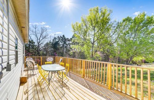Henderson House | Arkansas Cabin w/Deck < 1 Mi to Norfork Lake
