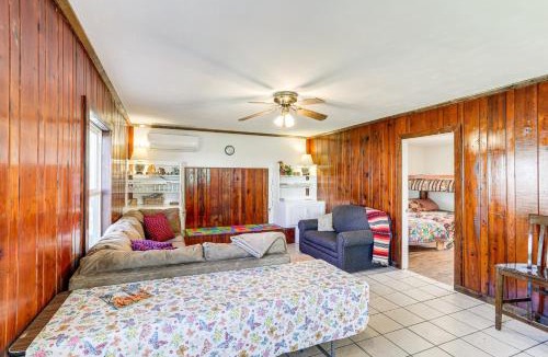 Henderson House | Arkansas Cabin w/Deck < 1 Mi to Norfork Lake
