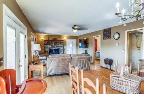 Horseshoe Bend House | Arkansas Lake House w/Private Dock!