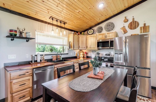 Jasper Cabin | Arkansas Retreat w/Deck, Fire Pit & Mtn Views!