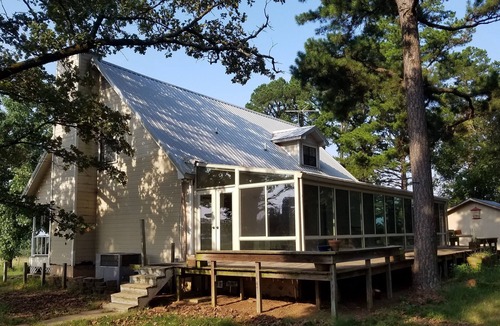 Booneville House | Arkansas Wilderness nestled between the Ouachita Mountains and Ozark Mountains