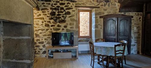 Flagnac House | Arkenciel
