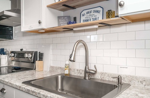 Williamstown Condo | Arkstone Retreat 3