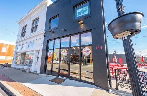 Williamstown Condo | Arkstone Retreat 3