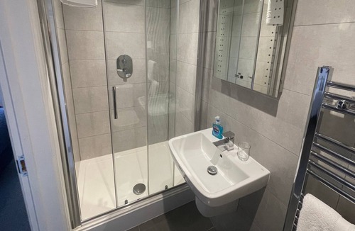 Basingstoke Hotel | Arlan House, Superb Basingstoke Hotel - Room 08