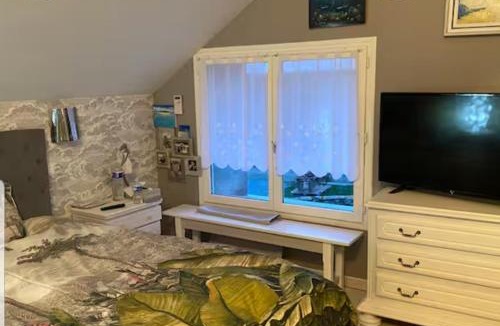 Saint Symphorien le Chateau House | Arlette Guest House