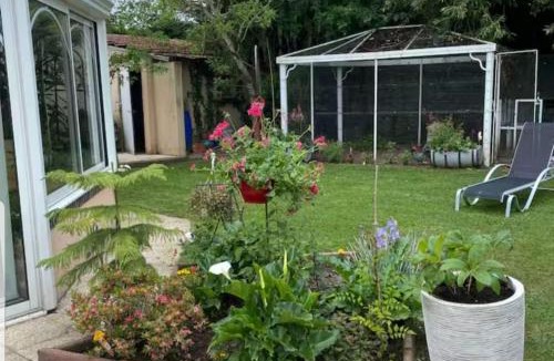 Saint Symphorien le Chateau House | Arlette Guest House