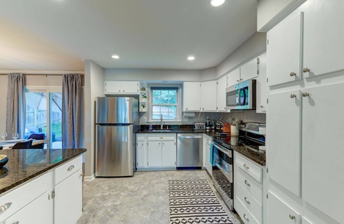 Alcova Heights House | Arlington Beautiful Home - 4 bed/3 bath Home, Sleeps 10, Approx 10 mins DC