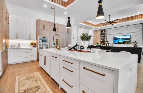 Arlington Park House | Arlington Oasis - Luxury 5 Bed Home, Heated Pool, E-bikes by The Bay & Key Collection
