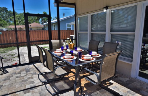 Arlington Park House | Arlington Park Area! Heated Pool 3 bedroom/2 bath