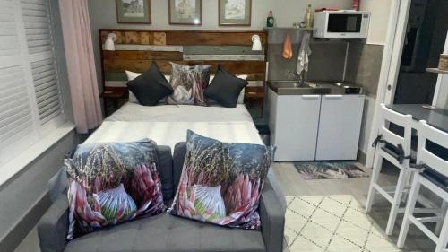 Woking House | Arlington - private room and en-suite