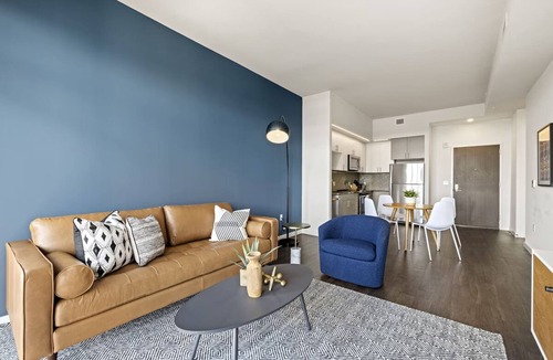 Bluemont Hotel | Arlington Stay | Rooftop Deck & Kitchen | Steps to Ballston Metro & Dining