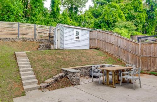 Arlington House | Arlington Townhome w/Furnished Patio!