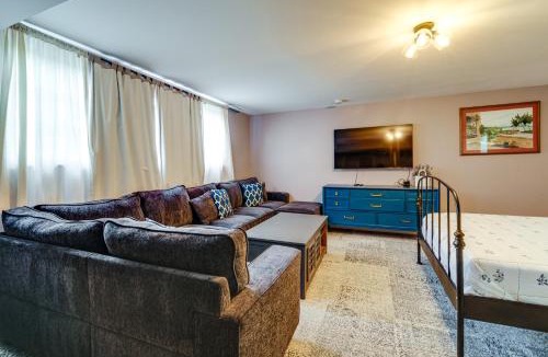 Arlington House | Arlington Townhome w/Furnished Patio!