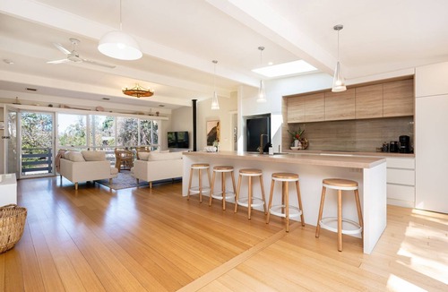 Somers House | Arlo Beach House Beachside with Fireplace