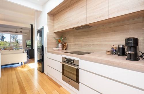 Somers House | Arlo Beach House Beachside with Fireplace