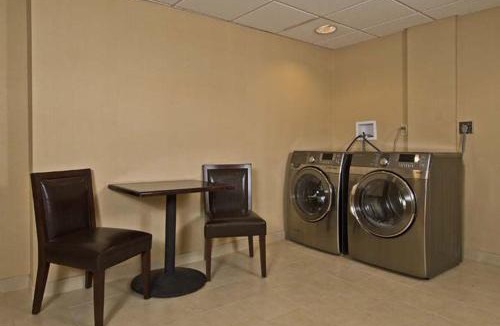 Town of Orangetown Hotel | Armoni Inn & Suites