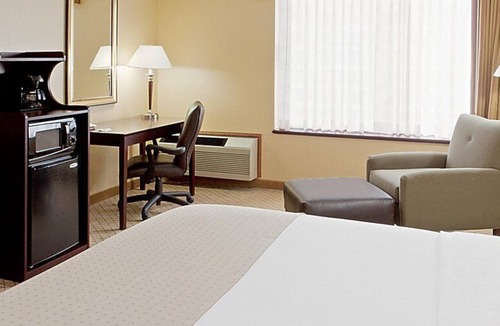 Town of Orangetown Hotel | Armoni Inn & Suites