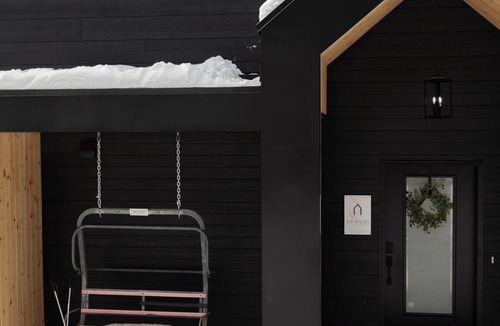 Les Collines-de-l'Outaouais Regional County Municipality Ski Chalet | Armoni Ski & Spa | Scandinave Chalet