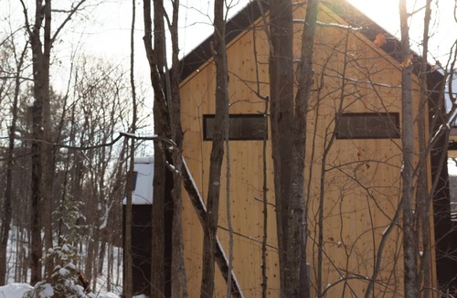 Les Collines-de-l'Outaouais Regional County Municipality Ski Chalet | Armoni Ski & Spa | Scandinave Chalet