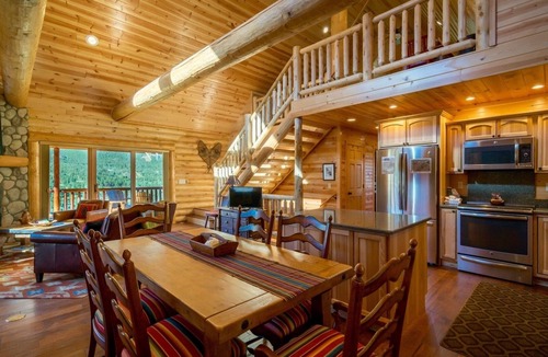 Windcliff Estates House | Armstrong Log Cabin Vacation Home at Windcliff