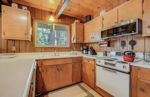 Arnold Cabin | Arnold Chalet Near Town & Calaveras Big Trees!