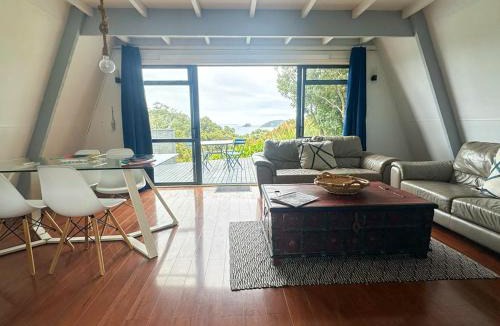 Amodeo Bay Ski Chalet | Aroha A-Frames - Bush & Beach Retro Retreat